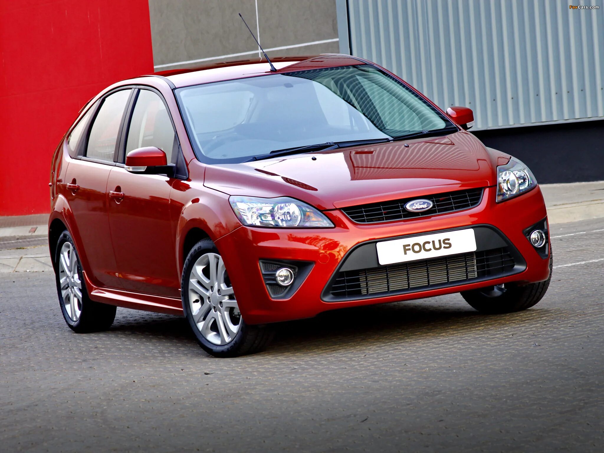 Ford focus ii седан (2005-2011). Ford focus 2 hatchback. Форд фокус 2 седан с люком. Ford focus mk2. Форд фокус 2 поколения хэтчбек.