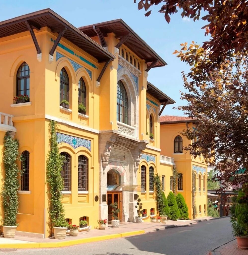 Стамбул времена года. Four Seasons Стамбул. Four Seasons Hotel Istanbul at Sultanahmet. Four Seasons Стамбул Босфор. Four Seasons Bosphor Hotel Стамбул.