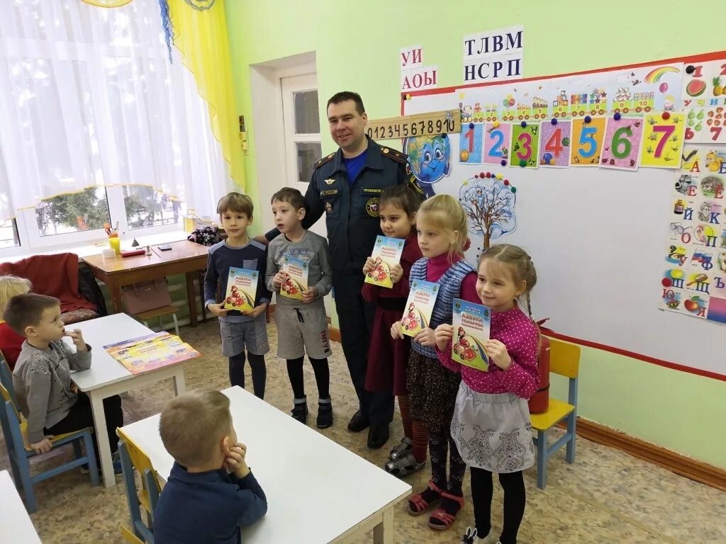 Внеурочная деятельность лиц с овз. Какому занятию посвящена. Республиканский грант для дошкольников. Зелёный луг 100 скамеек вокруг от ворот до ворот бойко. Дети гранта.