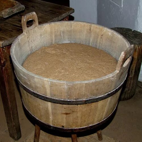Квашня у хлебопеков 4. Квашня у хлебопеков 4. Квашня для хлеба. Квашня кадка. Кадка в древней руси.