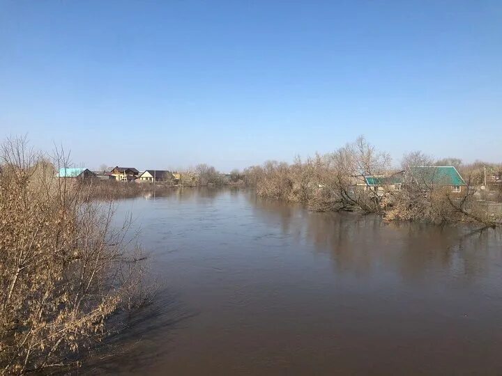 Река Шешма. Река Шешма в Татарстане. Река Лесная Шешма. Мост через реку Шешма. Подъем воды в угре