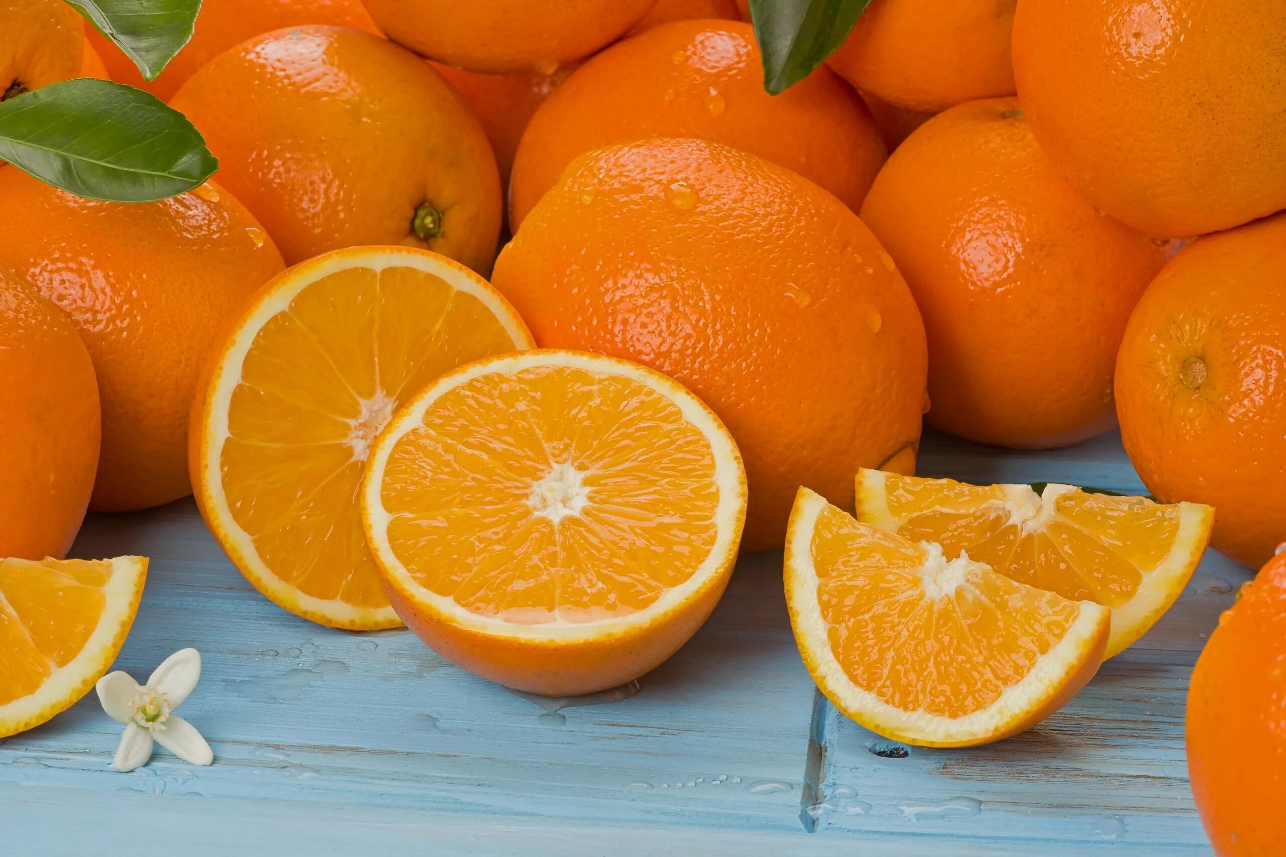 Почему мандарин оранжевый. Апельсин Навелин. Сорт апельсинов Навелин. Апельсин сорт Валенсия. Апельсины сорт Вашингтон.
