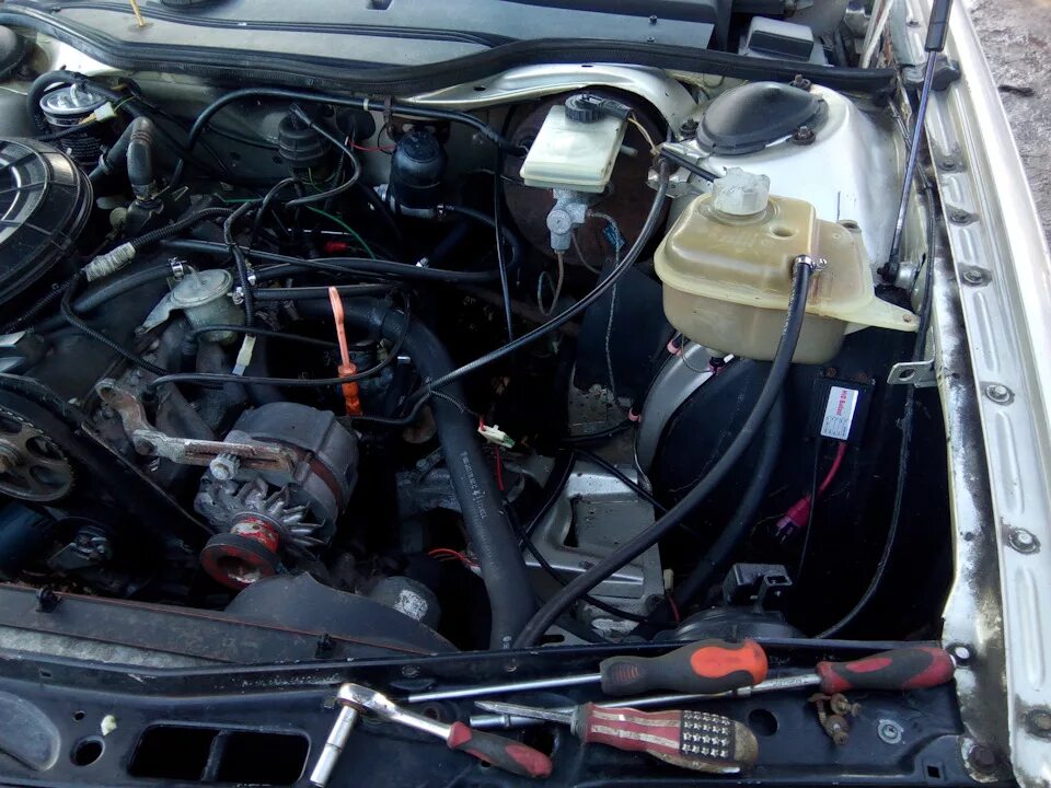 Ауди 100 заливает. 2 turbo. Ауди 100 заливает. Ауди 100 заливает. 3 турбо.