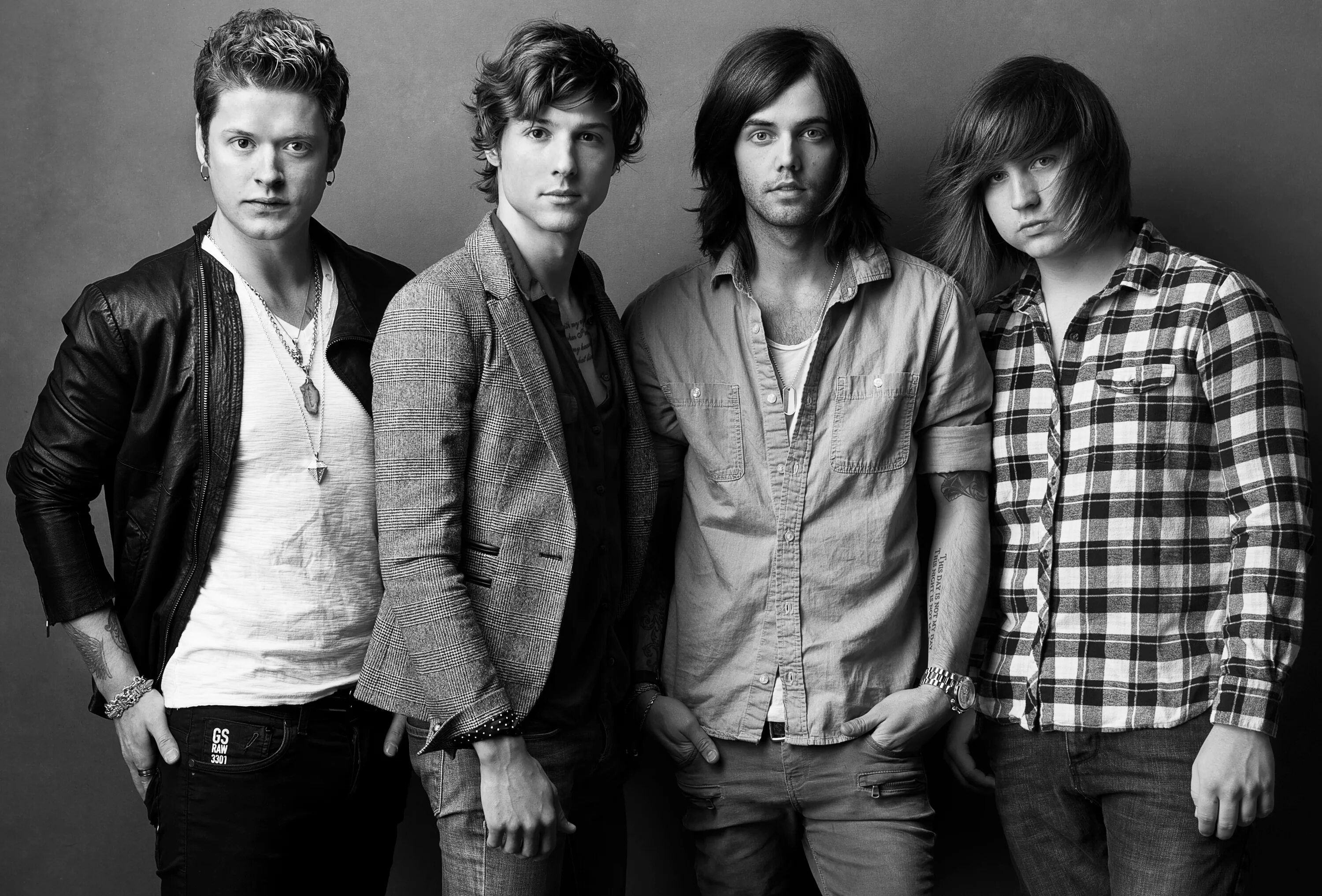 Группа hot Chelle. Hot Chelle Rae. Музыкальная группа из 4 человек. Группы из четырех парней. Игра группа из одного