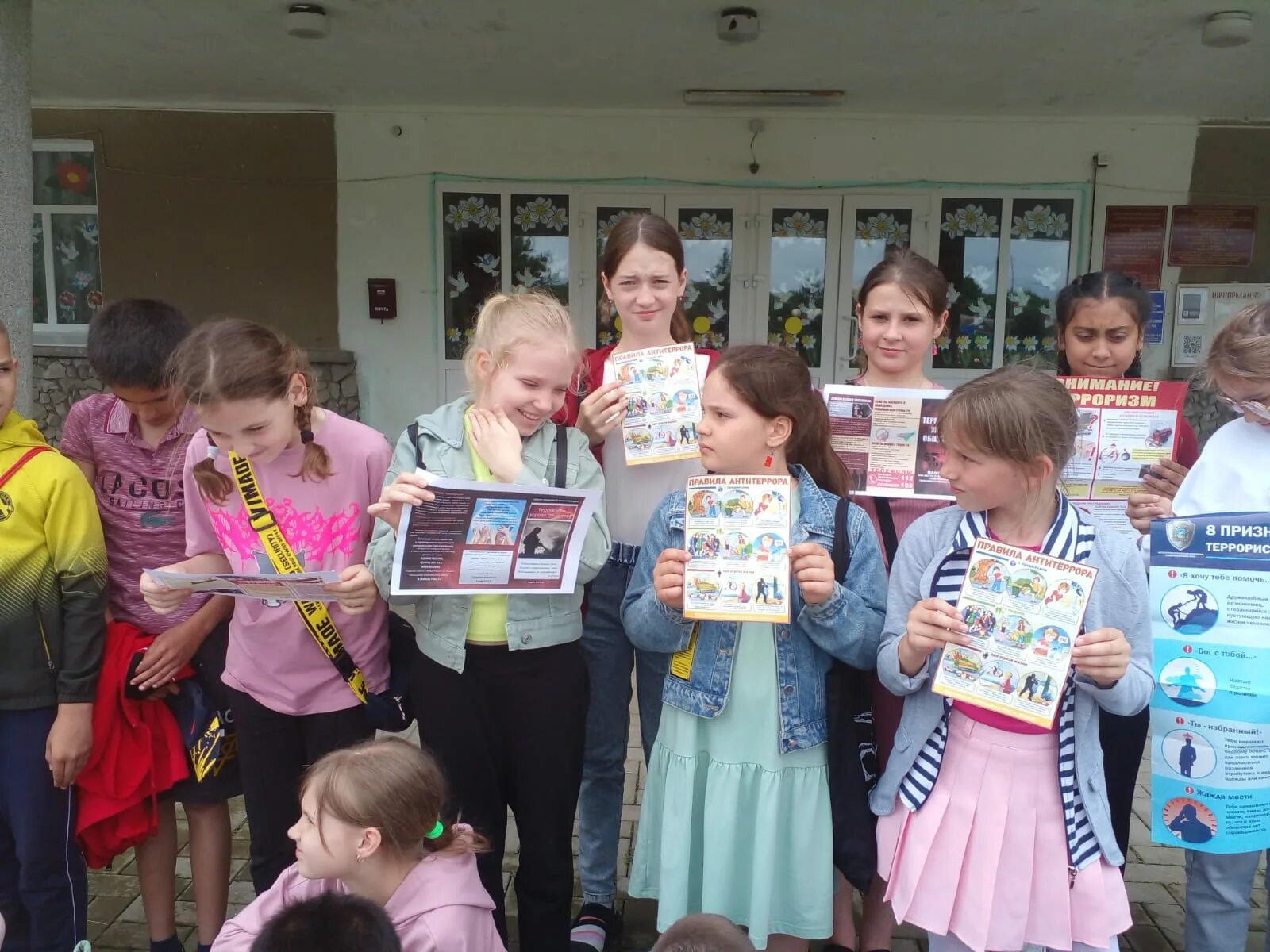 мкоу сош 4 котово 2012 года публичный доклад. пос медвеженский ставропольского края. пос медвеженский ставропольского края. мкоу сош 6 медвеженский. ставропольский край поселок медвеженский.