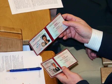 Федеральный комитет по коррупции и терроризму. Законные удостоверение по борьбе с коррупцией заказать. фото как вступить в комитет.