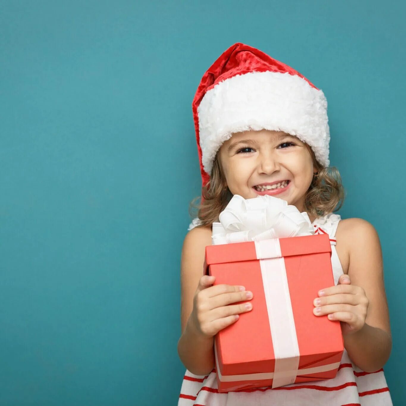 Holiday kids костюм. Детская парикмахерская в дербенте. Kids holiday. Аниматоры москва. Детская парикмахерская мурманск.