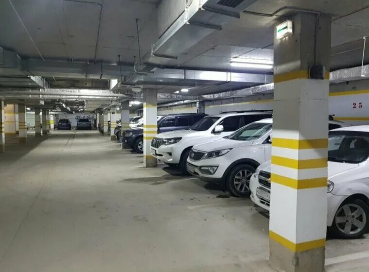 Новосибирск парковка. Въезд на паркинг красный проспект 167/4 кв. Паркинг широкая 28. Плоскостная парковка. Снять парковку в новосибирске.
