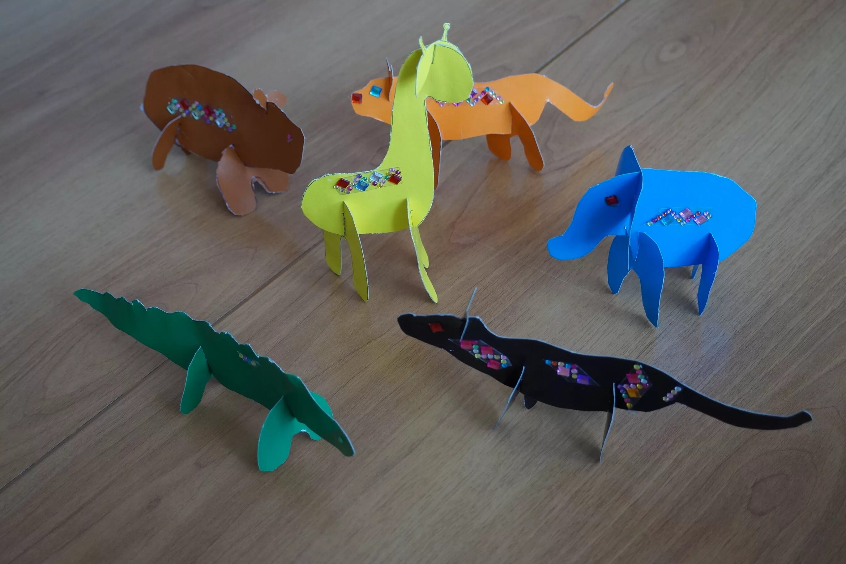 аппликация в подготовительной группе на тему животные. поделка кошечка. поделка животные для детей. аппликация на тему животные. поделки животных в детском саду.