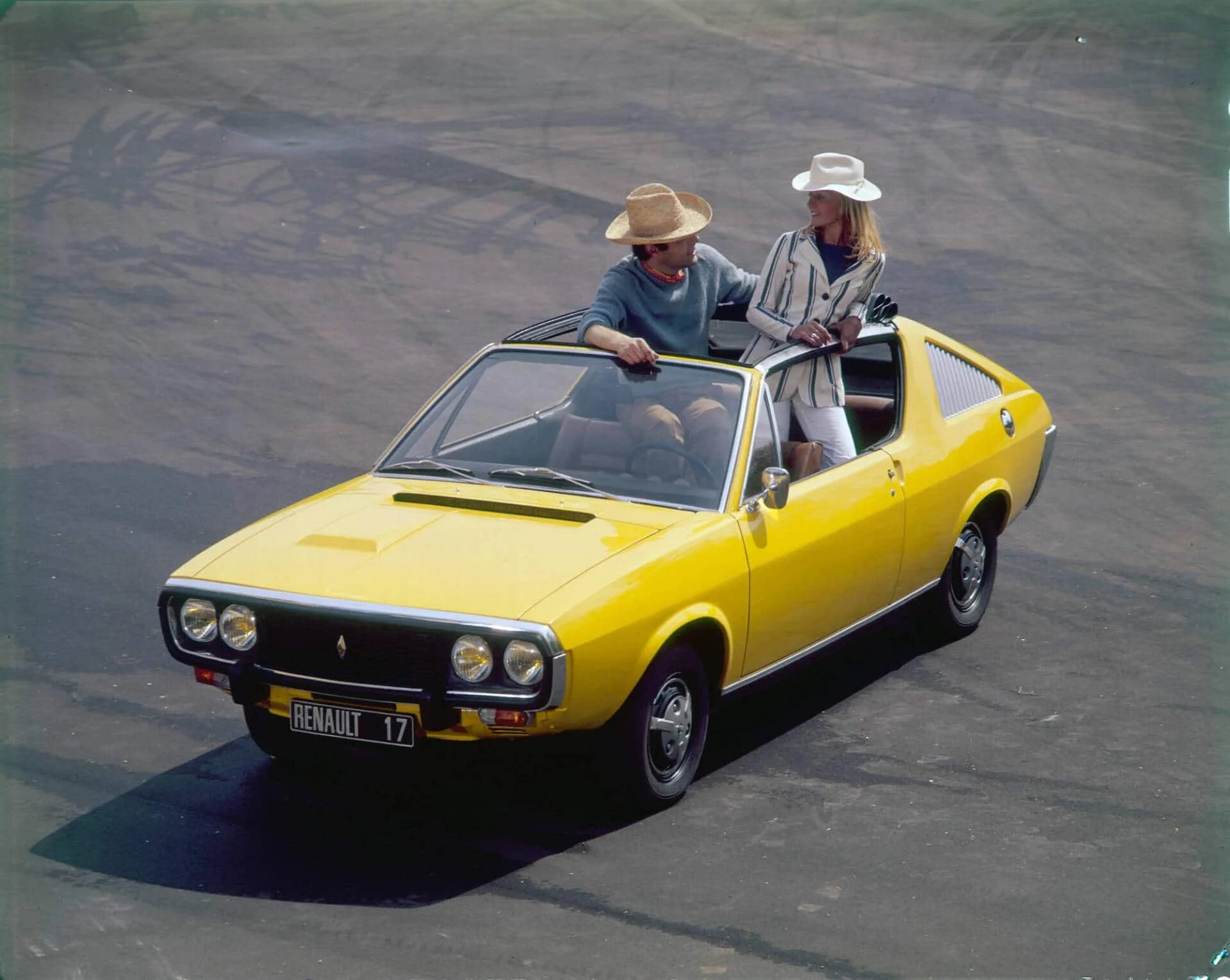 17 июля 1975 года. Renault 17. Renault 15. Renault 17tl. Renault 17 BT.