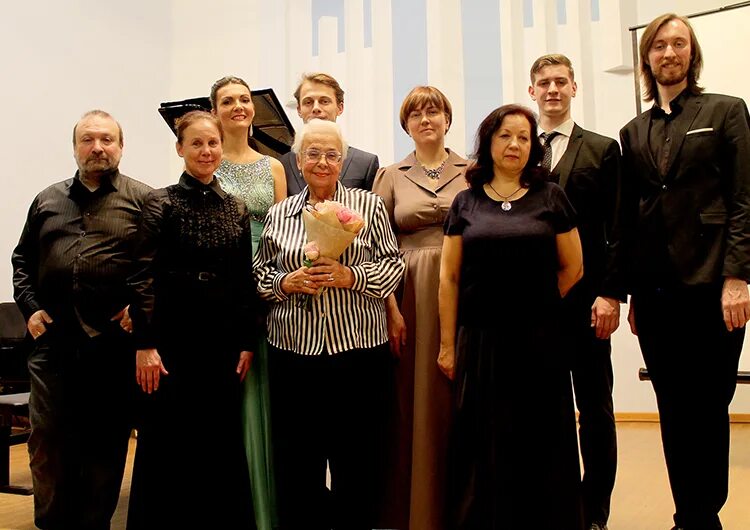 Консерватория гнесиных. Академия гнесиных вера ивановна. Преподаватель по аккордеону. Стародубровская екатерина валерьевна гнесинка. Рам имени гнесиных училище.