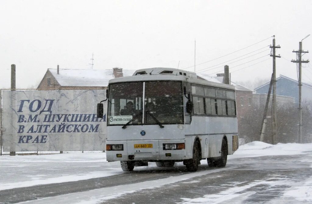 Автобус бийск советское. Автобус Барнаул камень на Оби. Автовокзал Бийск автобусы. Барнаул Алтайский край автостанция. Автовокзал Благовещенка Алтайский край.