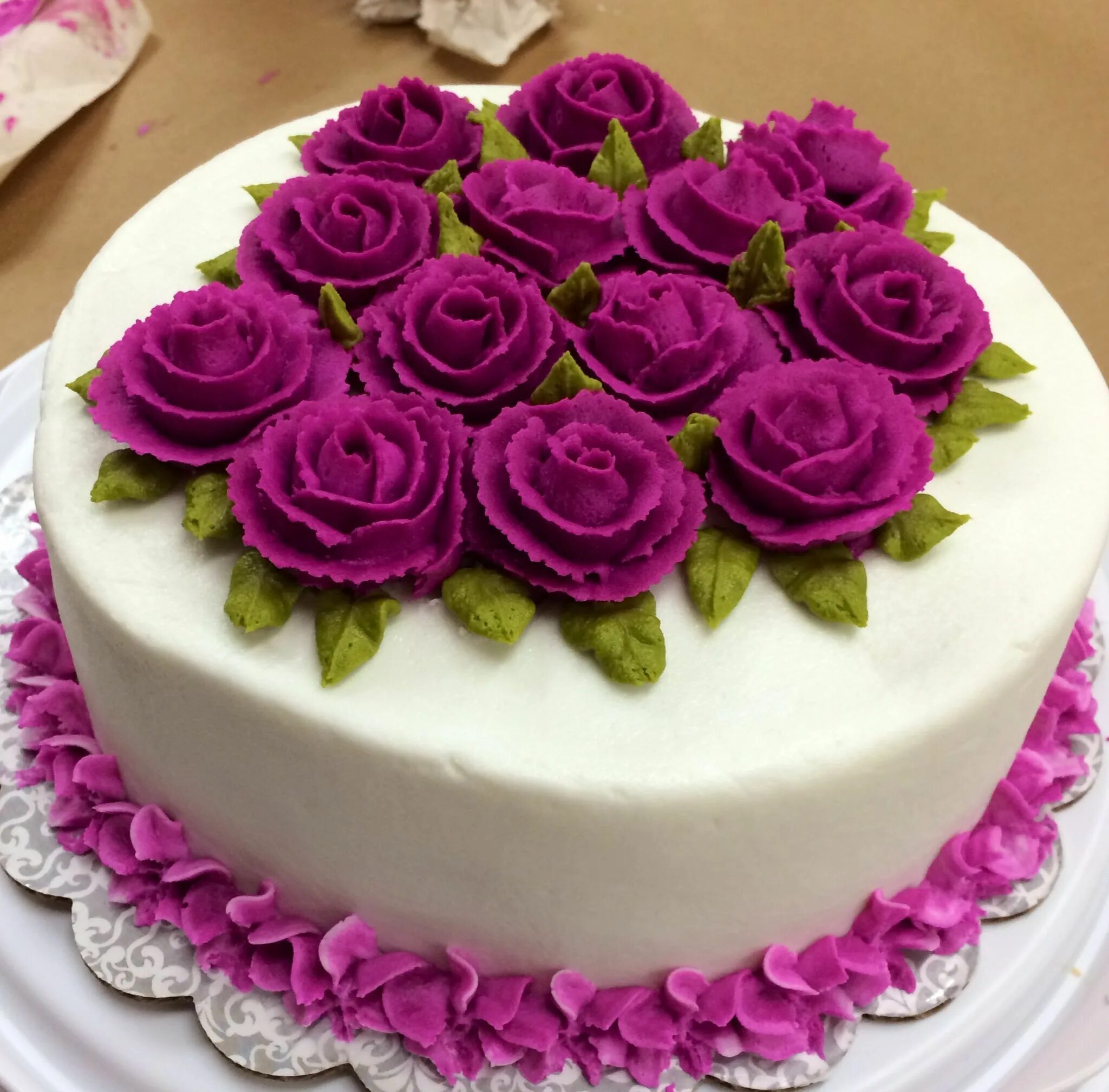 День рождения женщине в домашних условиях. Красивые торты. Торт круглый. Торт кремовый. Широкие круглые торты.