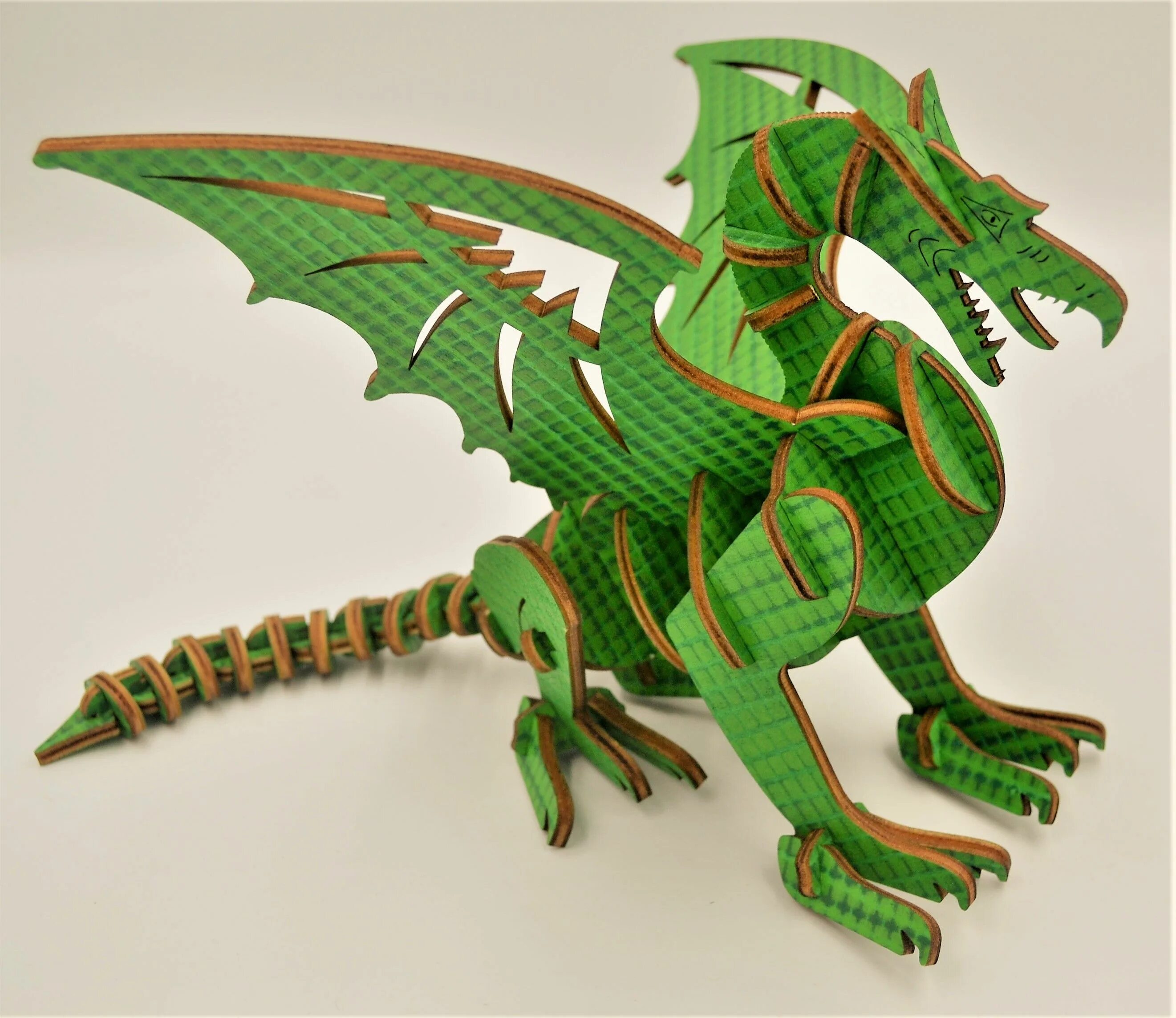 Рисунок зеленого деревянного дракона. Зеленый деревянный дракон фото. Зелёный деревянный дракон нарисованый лего.