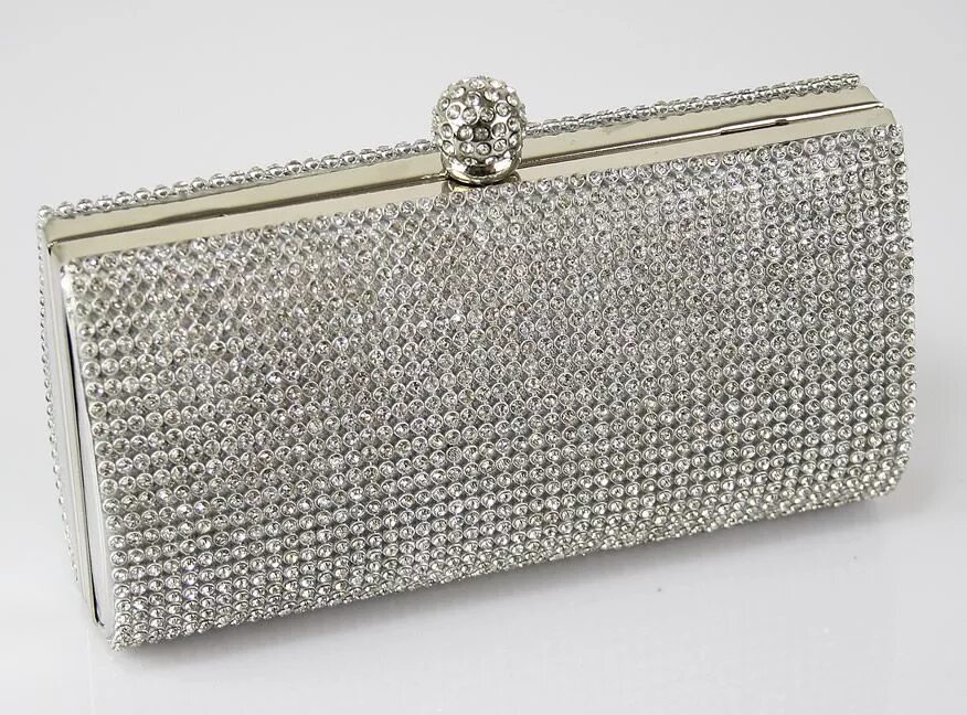 Клатч что это. Louis Vuitton Silver Clutch. Клатч серебро Джованни Айдини. Patrizia Pepe клатч серебро.