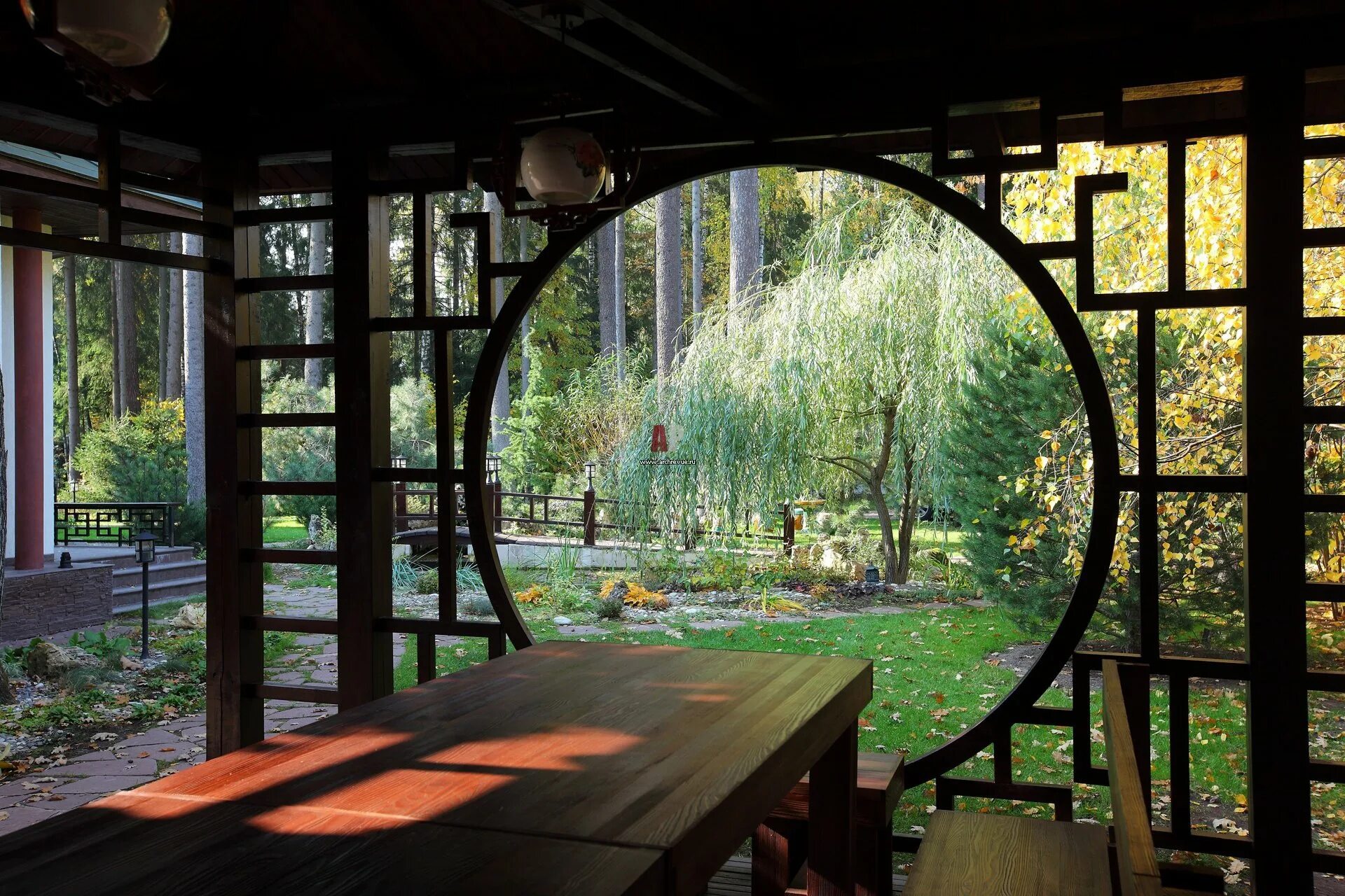 Вид с террасы в сад Япония пергола чайный домик. Беседки в Киото. Перголы в Японии. Беседка в японском стиле.