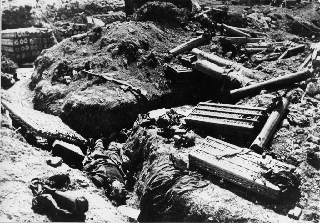 Второй штурм. В тылу врага штурм 2. Дора при штурме севастополя. Второй штурм. Штурм севастополя 1942.