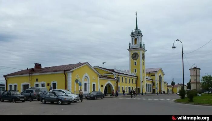 File:Железнодорожная станция Волховстрой-1 2H1A2126WI.jpg - Wikimedia Commons
