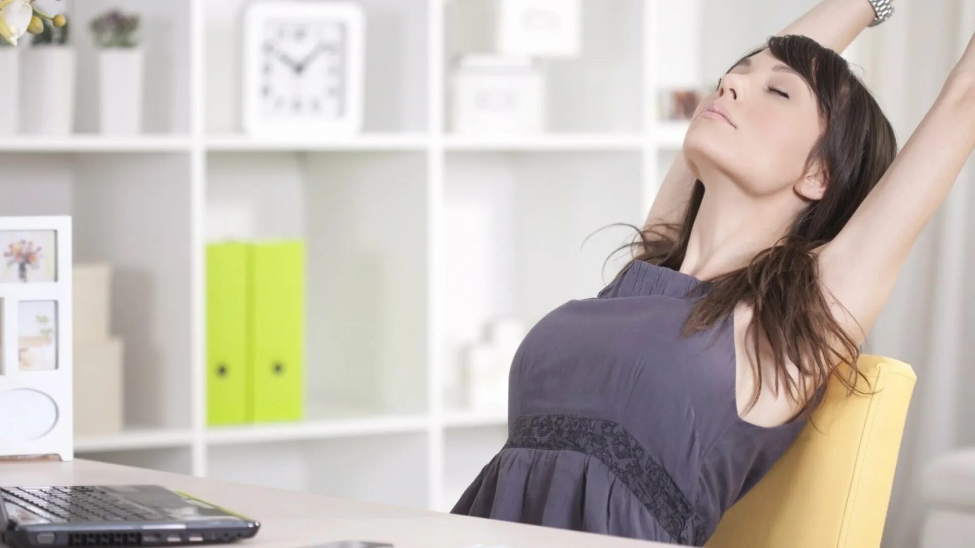 Расслабится юмор. Как успокоиться и снять стресс. Хорошие способы чтобы расслабиться. А как расслабиться то. Способы расслабления для женщин.