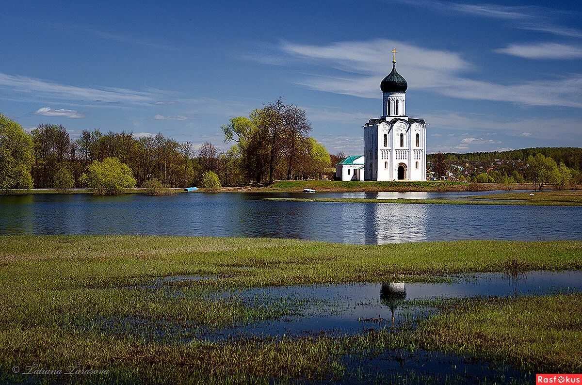Храм покрова на нерли 1165. Боголюбово храм покрова на нерли. Церкковьпокрова на нерли. Церковь покрова на нерли (1158-1165 гг. Церковь покеровап на ннер ли.