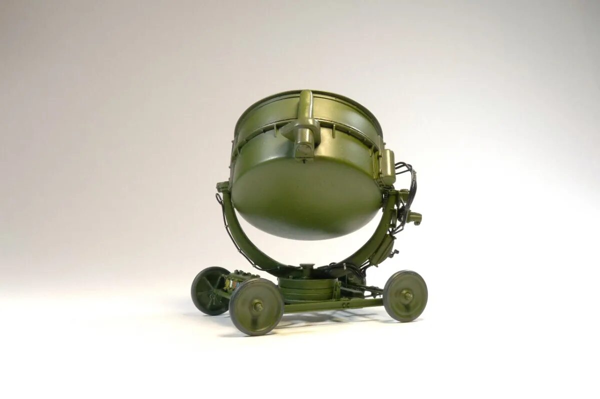 Зенитный прожектор типа 3-15-4б. Военный прожектор. Армейский прожектор зенитный. Корабельный прожектор. Прожектор военный