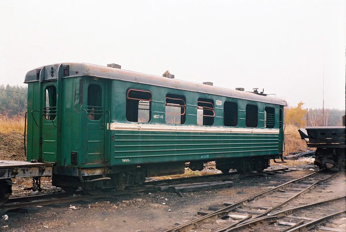 Списанные пассажирские вагоны. Узкоколейный пассажирский вагон. Пассажирский вагон т 1994 года. Иранский пассажирские вагоны.