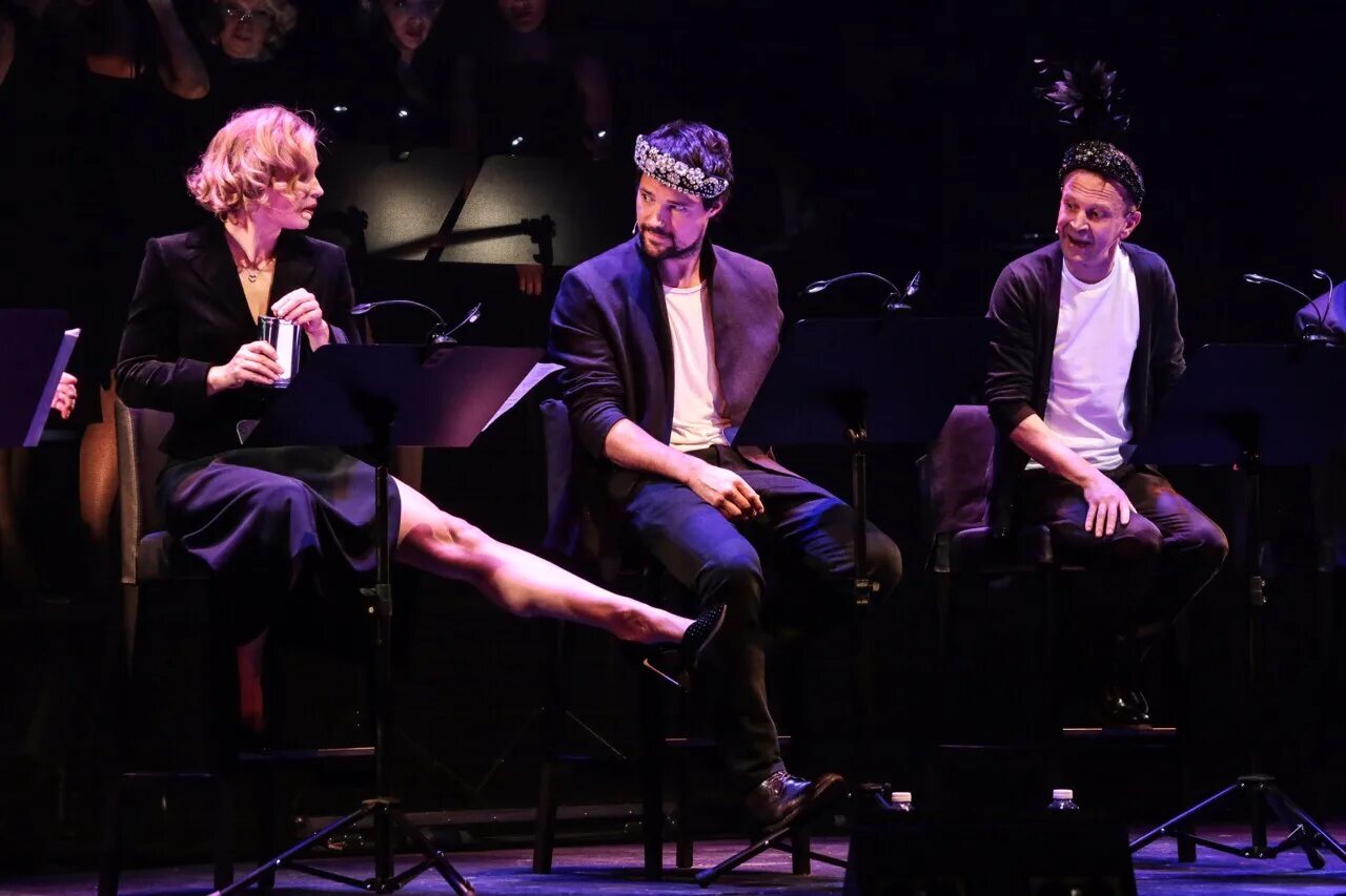 спектакль в джазе только девушки. спектакль в джазе только девушки.