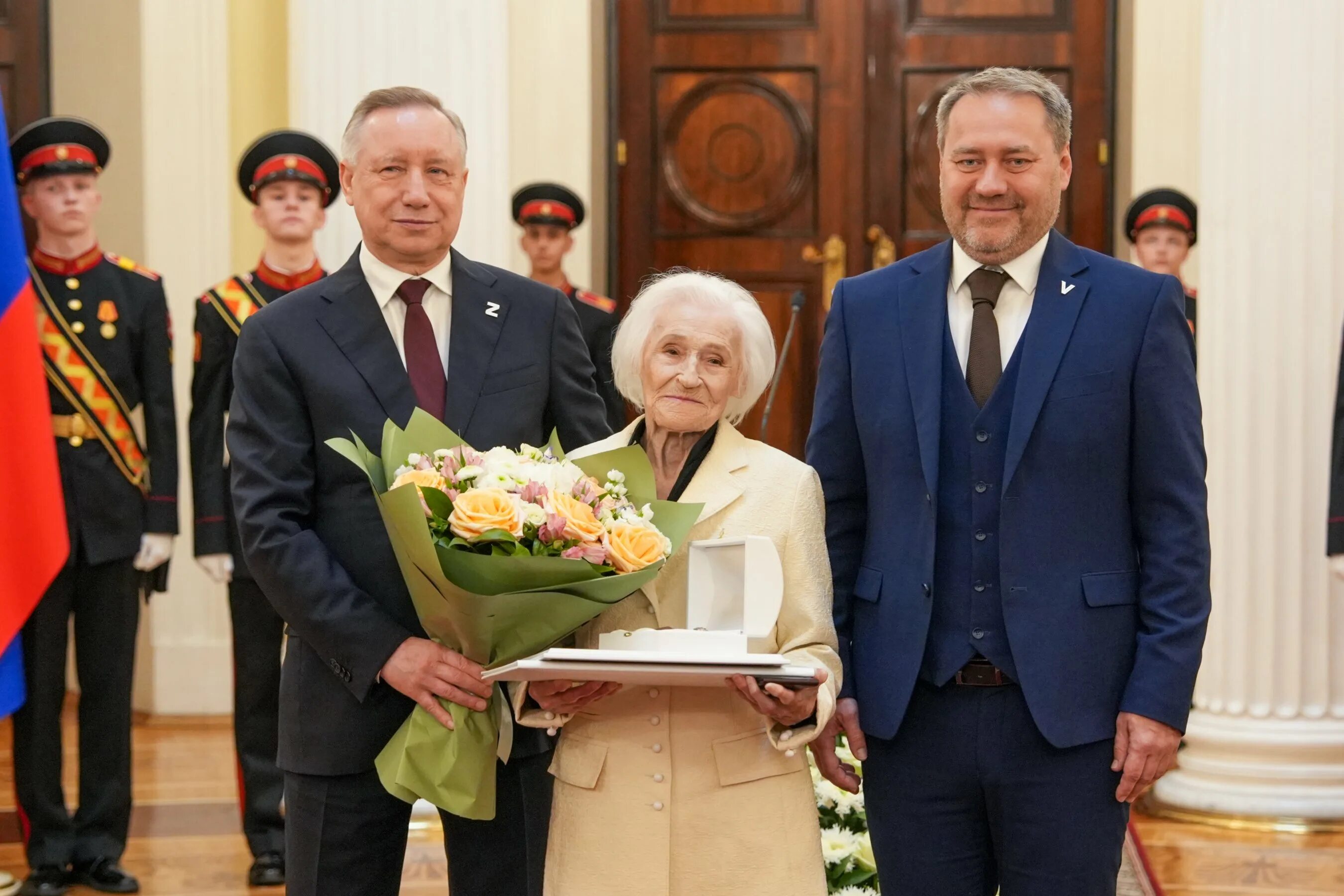 Почетный гражданин Санкт-Петербурга. Почетный житель Санкт-Петербурга. Вручение знаков почетным гражданам. Торжественная церемония вручения наград губернатора СПБ.