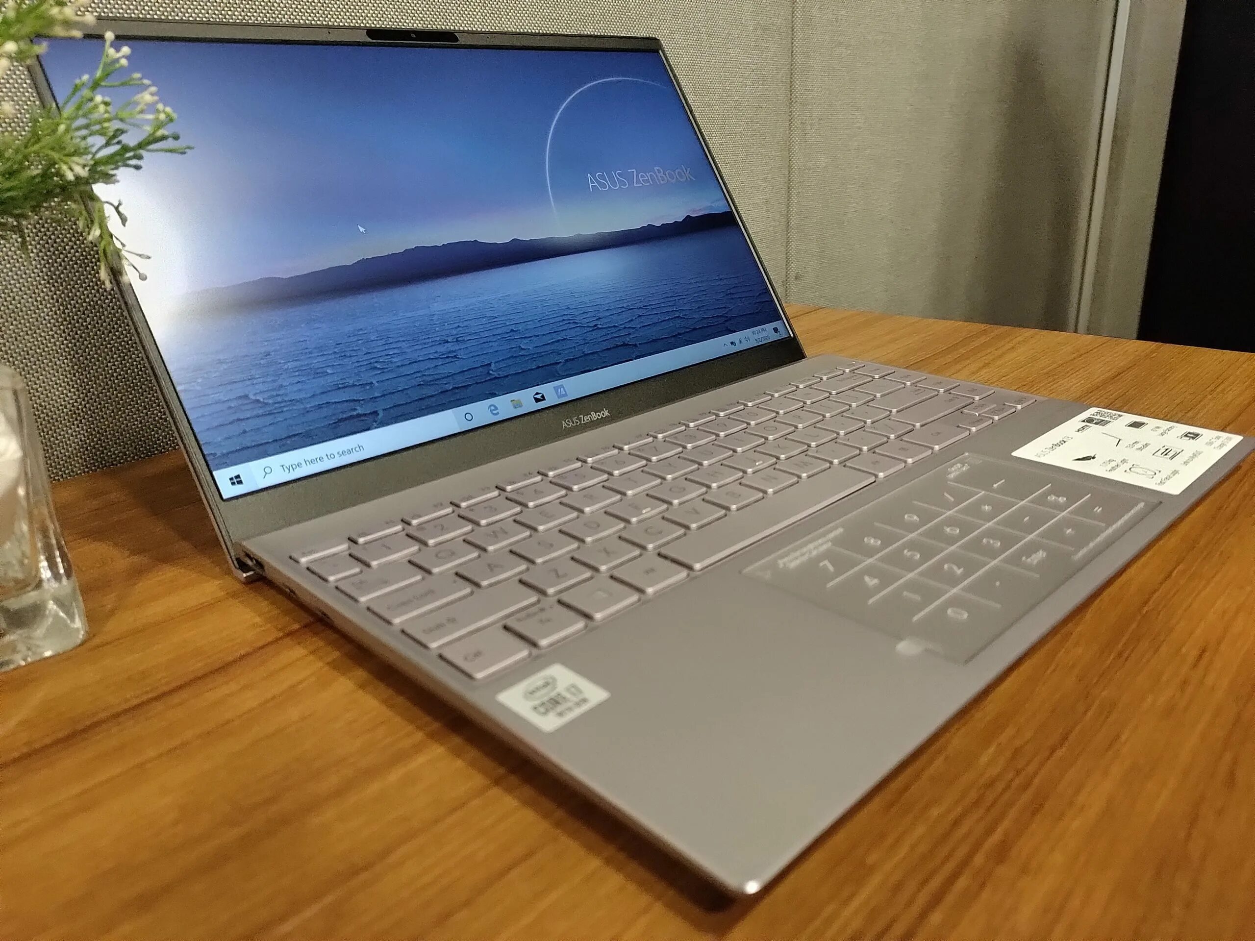 Ноутбук asus zenbook 14 ux3402va. ZENBOOK 14 ux425. ASUS ZENBOOK 14. ASUS ZENBOOK ux425. ASUS ZENBOOK 14 Laptop.