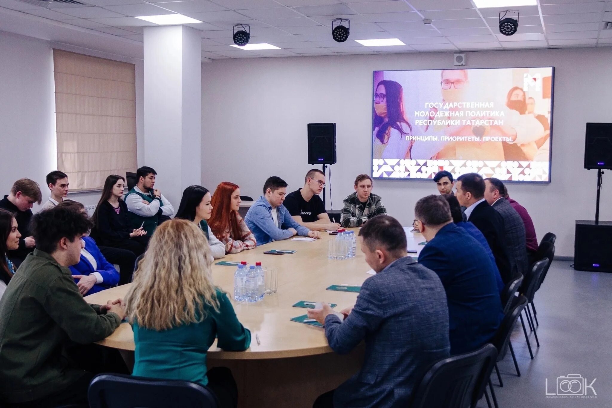 Встреча ветеранов прокуратуры со студентами вуза. Сын бывшего министра образования рт. 03. Судно рт-369. Рт-300 проект: 911в.