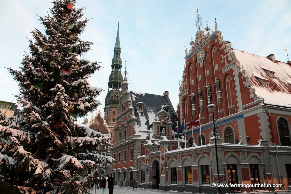 Рождественские улочки риги. Латвия новый город. Нова латвия. Нова латвия. Рождественская ярмарка рига.