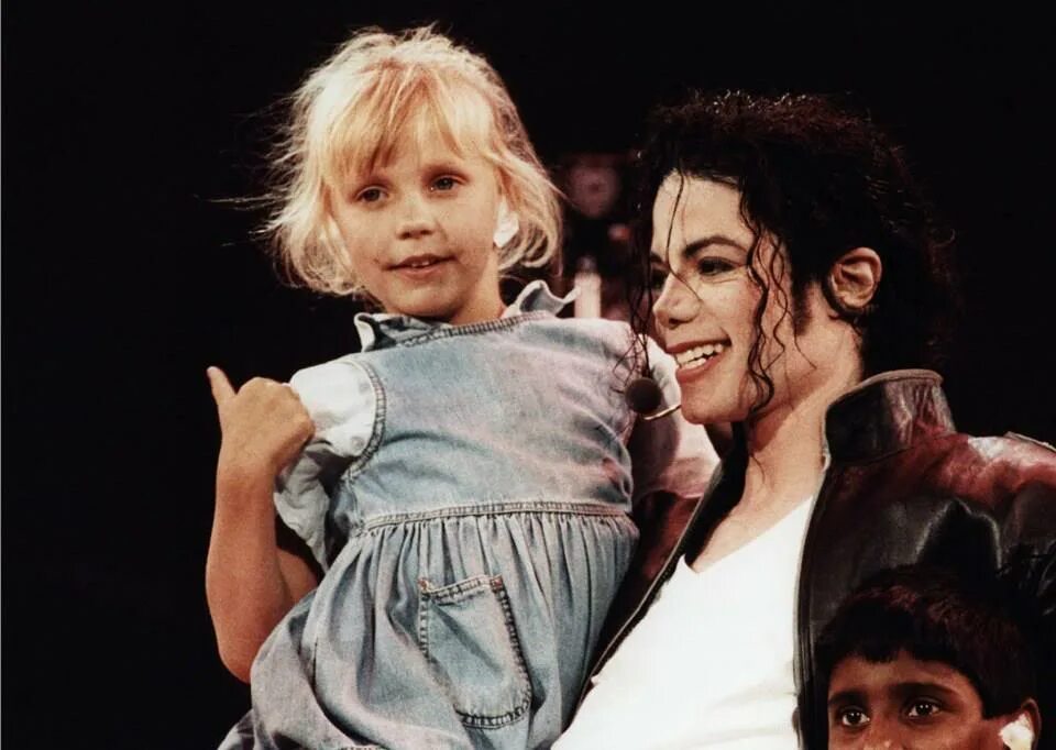 Mike&#039;s world. Michael jackson heal the world дети. michael jackson heal the kids 2001.