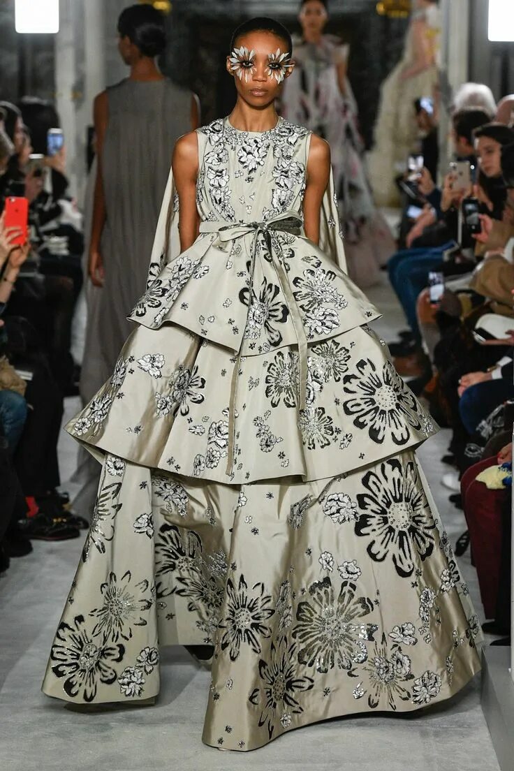 Valentino Haute Couture. Valentino Haute Couture 2019. Valentino платья Haute Couture. Valentino показ Haute Couture 2019. Couture collection