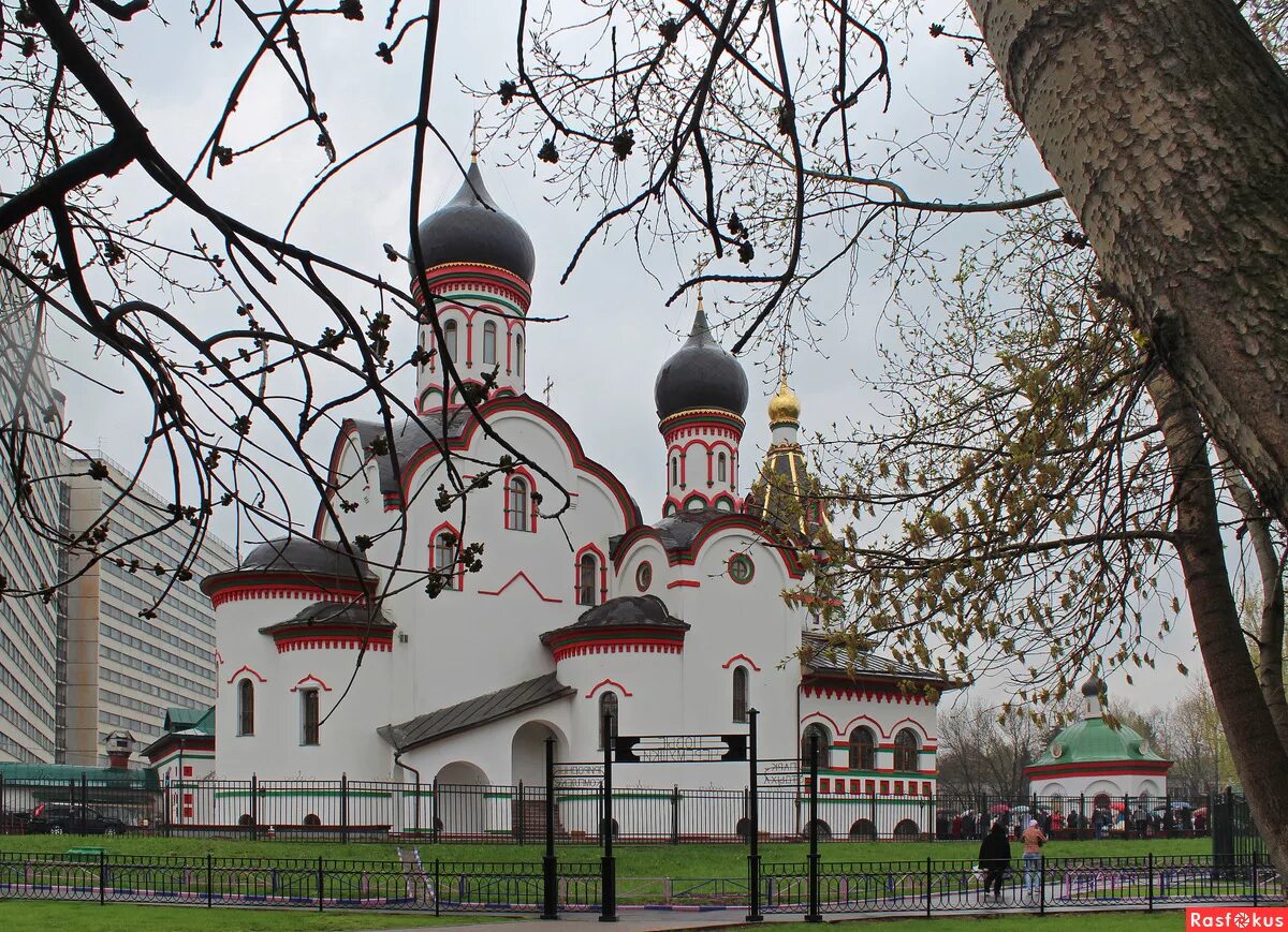 Живоначальная троица в черемушках