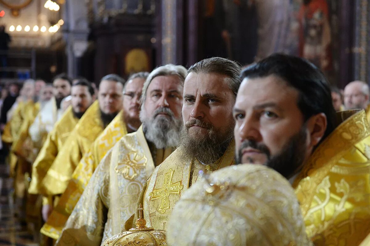 40 священников. митрополит иоанн белгородский. 40 священников. новый патриарх после никона. папа франциск служит мессу картинки.