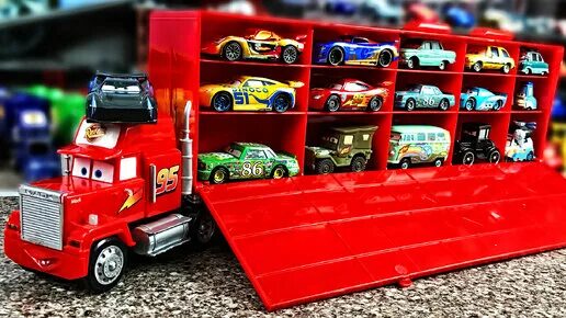 Truck toy cars. Молния Маккуин автовоз. Мак Хаулер + молния Маккуин. Молния Маккуин грузовик. Disney cars 3 Lightning MCQUEEN Haulers Mack Pixar cars Toy.