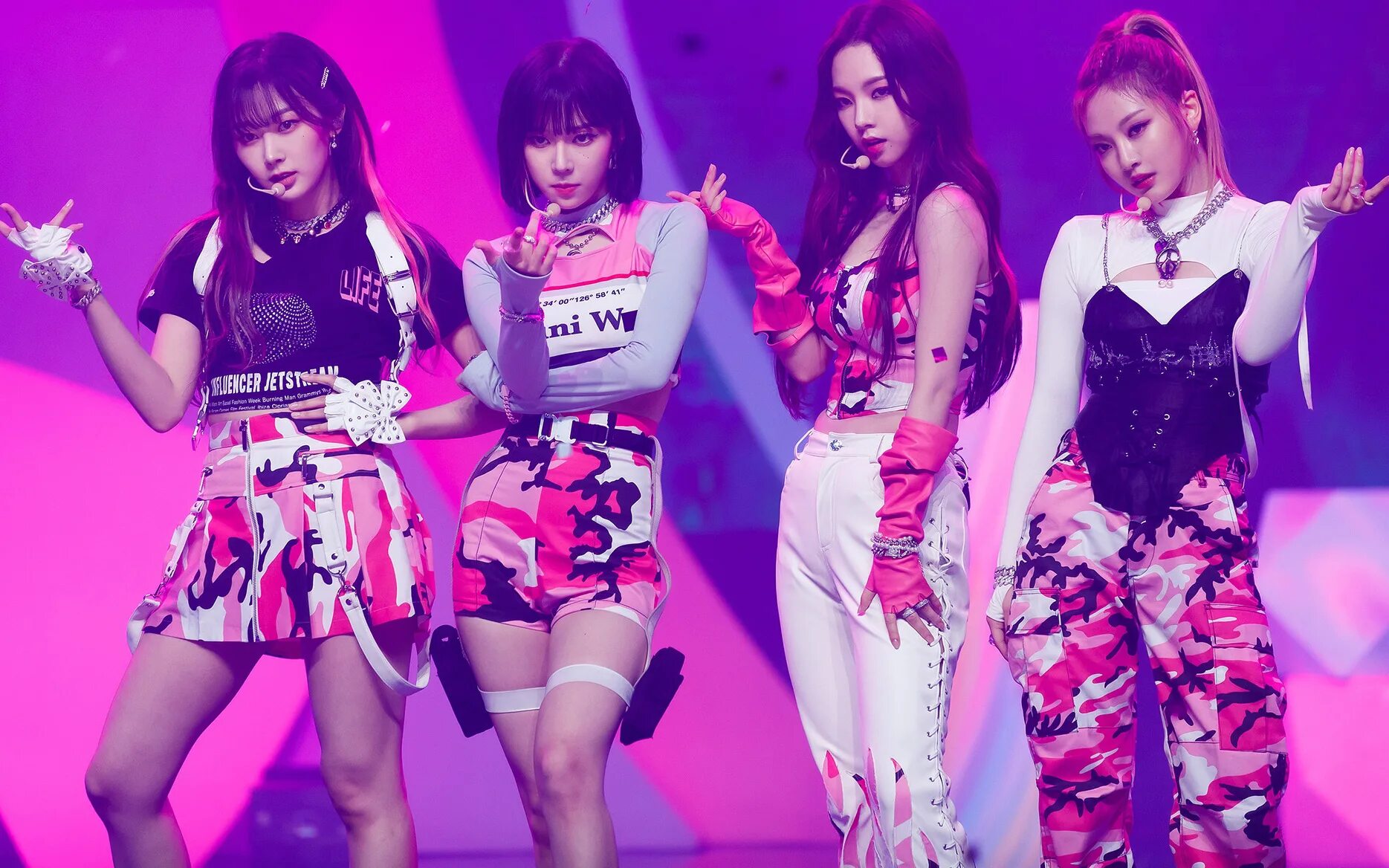 Винтер эспа. Аеспа саведж. Aespa kpop участницы. K-pop группы aespa. Группа аеспа участницы.