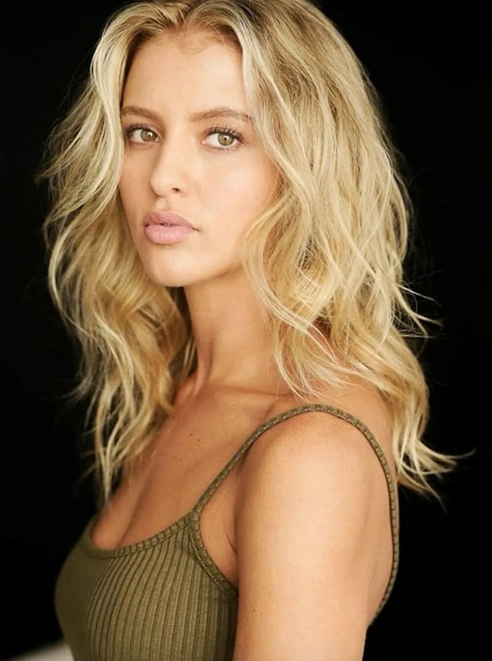 Маэл энджелин. Энджелин аппель тверкхот. Анжена аппель. Энджелин аппель и ноа. Анджелин болл ирландская актриса.