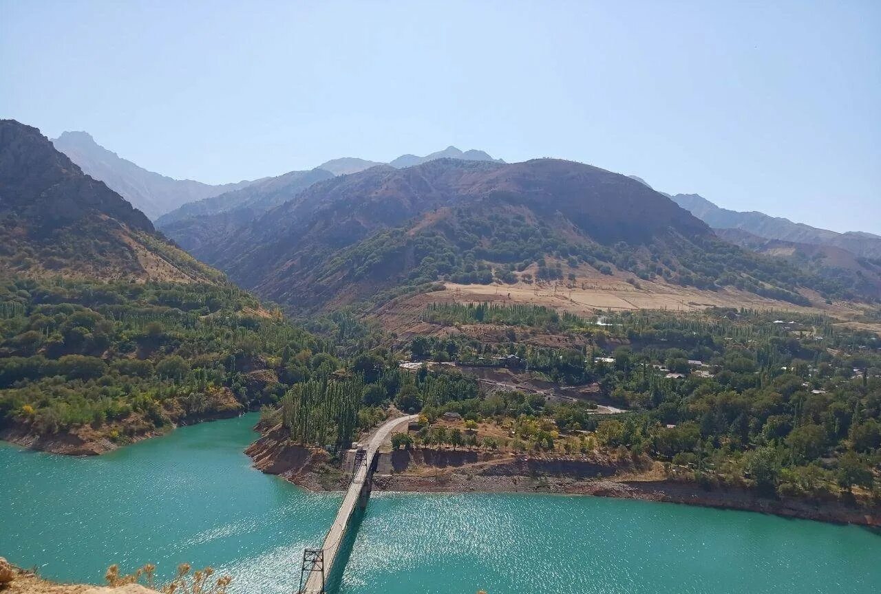 Чарвак ташкент. Чарвакское водохранилище Узбекистан. Водохранилище Чарвак в Узбекистане. Червак Ташкентское водохранилище. Ташкент Чарвакское водохранилище.