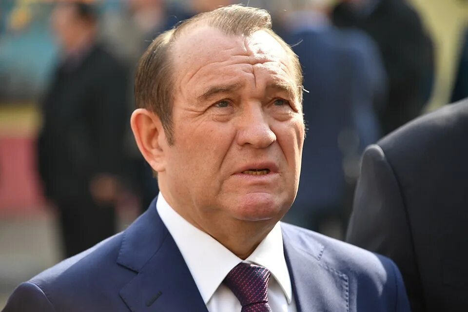 Сергей собянин фото. Сергей собянин. Почему в москве мэр. Почему в москве мэр. Сергей собянин мэр москвы.