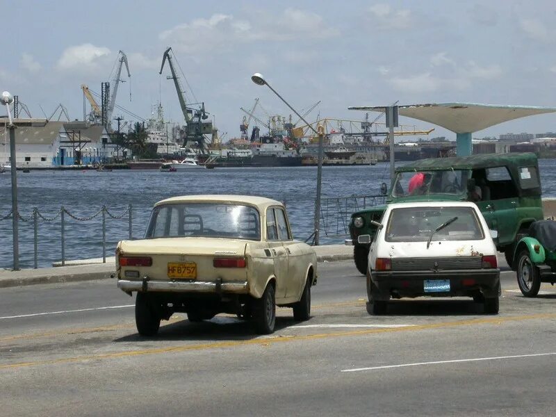 Автомобили заграницей. Советские автомобили за рубежом. Отечественные автомобили за границей. Советские машины за границей. Русские авто за границей.