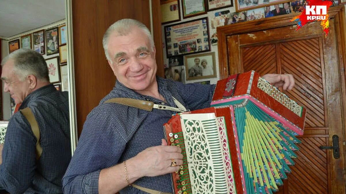 Маняхин тамбов гармонист. Тамбовский гармонист маняхин. Маняхин гармонист тамбов. Маняхин гармонист тамбов. Маняхин гармонист тамбов.