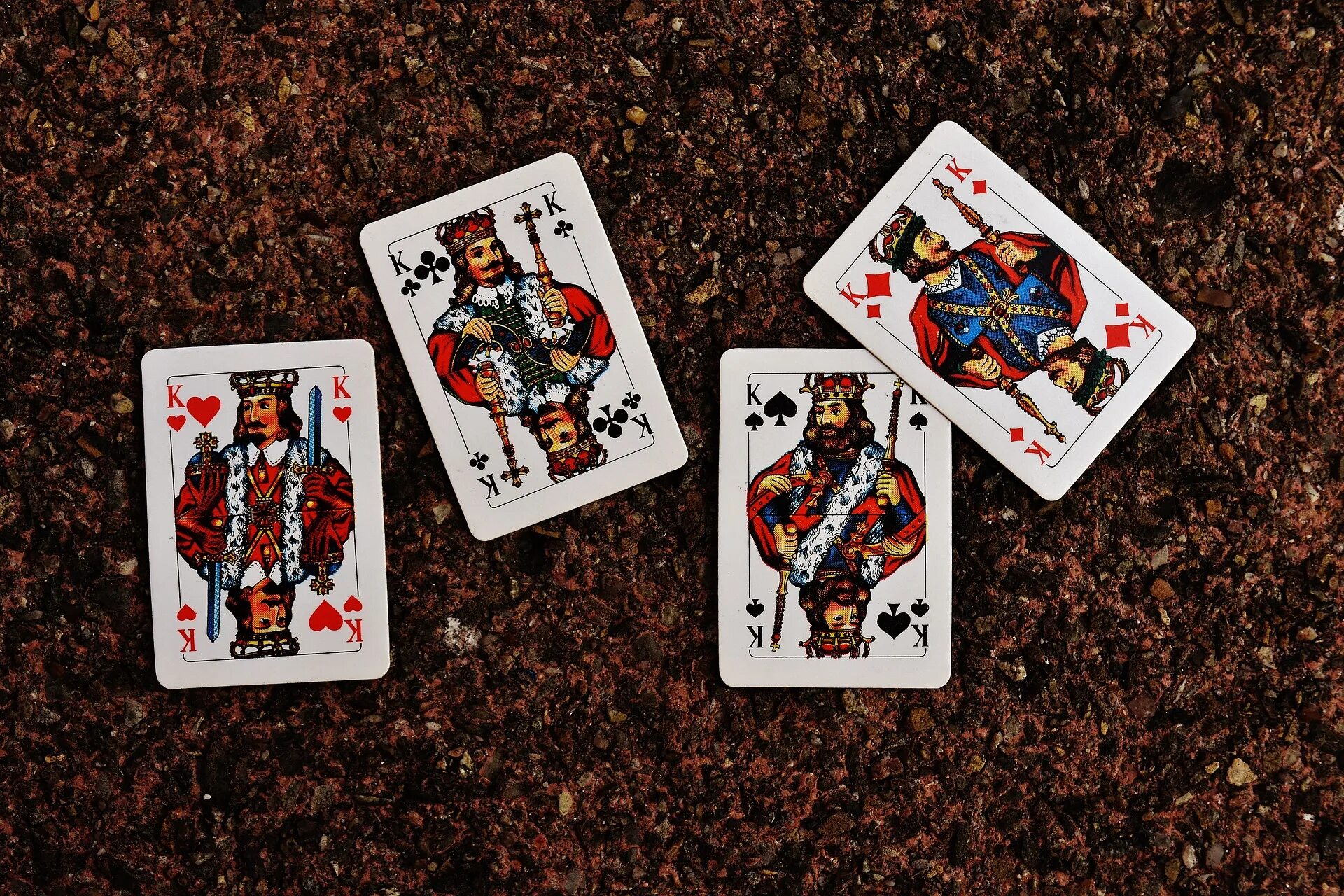 Карты на четверых. Игральные карты. 4 Короля карты. Короли в карточной колоде. Карты гадальные.