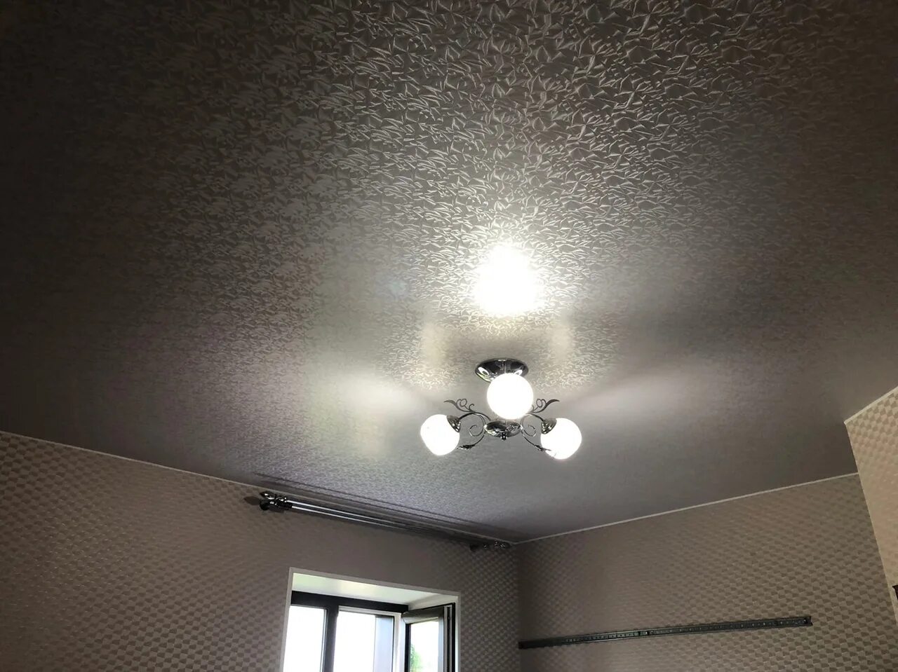 Амега саранск натяжные потолки. Цвета натяжных потолков. Двухуровневые натяжные потолки. Амега саранск натяжные потолки. Унион натяжные потолки саранск.