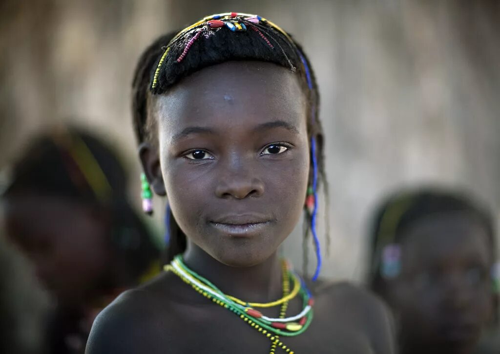 Tribe girl. Ваумара Ребело. Женщины Анголы. Ангольцы внешность. Девушки племен Анголы.