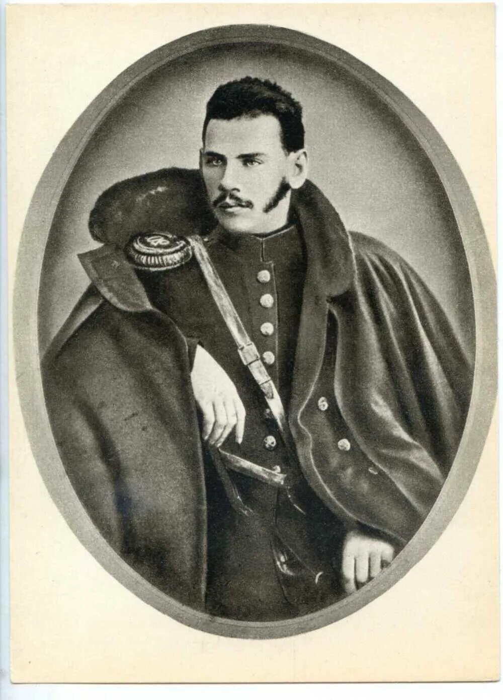 Толстой лев николаевич молодой 1854. Лев николаевич толстой участвовал в обороне. 1855 год толстой. Толстой лев николаевич молодой 1854. Лев толстой в севастополе 1854-1855.