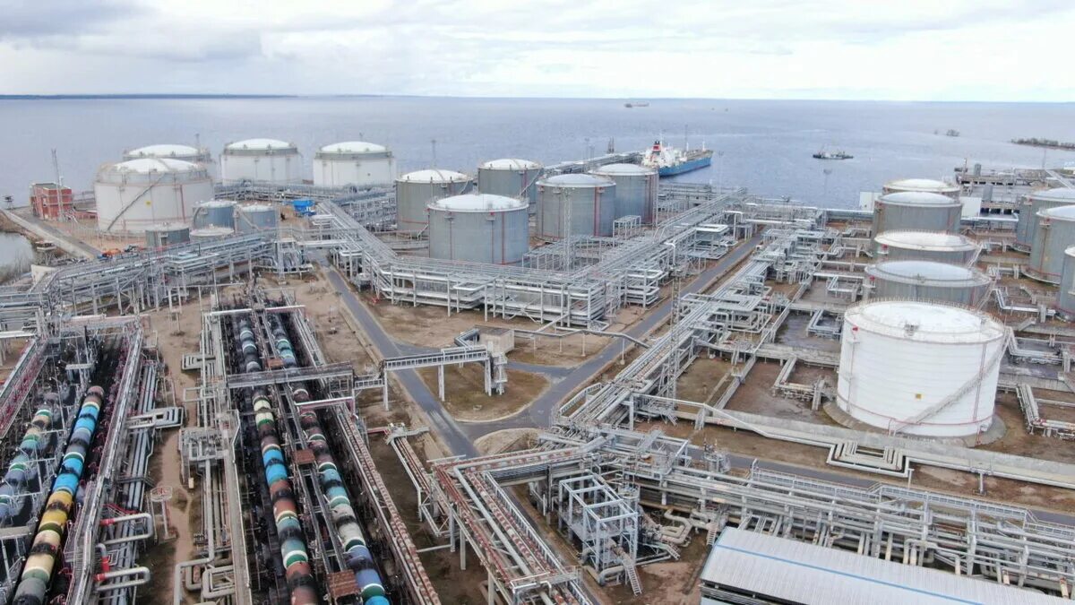 Терминал нефтепродукт. Усть-луга нефтяной терминал. Санкт петербург петербургский нефтяной терминал. Нефтепродуктовый терминал ао "усть-луга ойл". Петербургский нефтяной терминал.