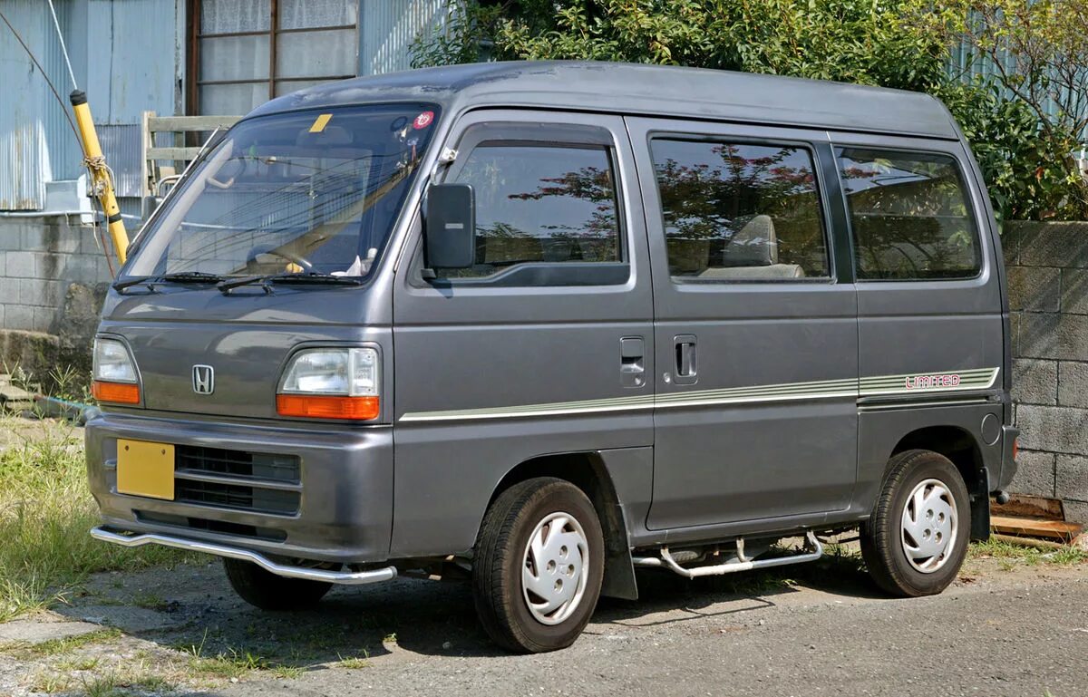 Японский минивэн бу. Mitsubishi bravo 1994. Nissan elgrand e51. Японский минивэн бу. Toyota noah 5 местный.