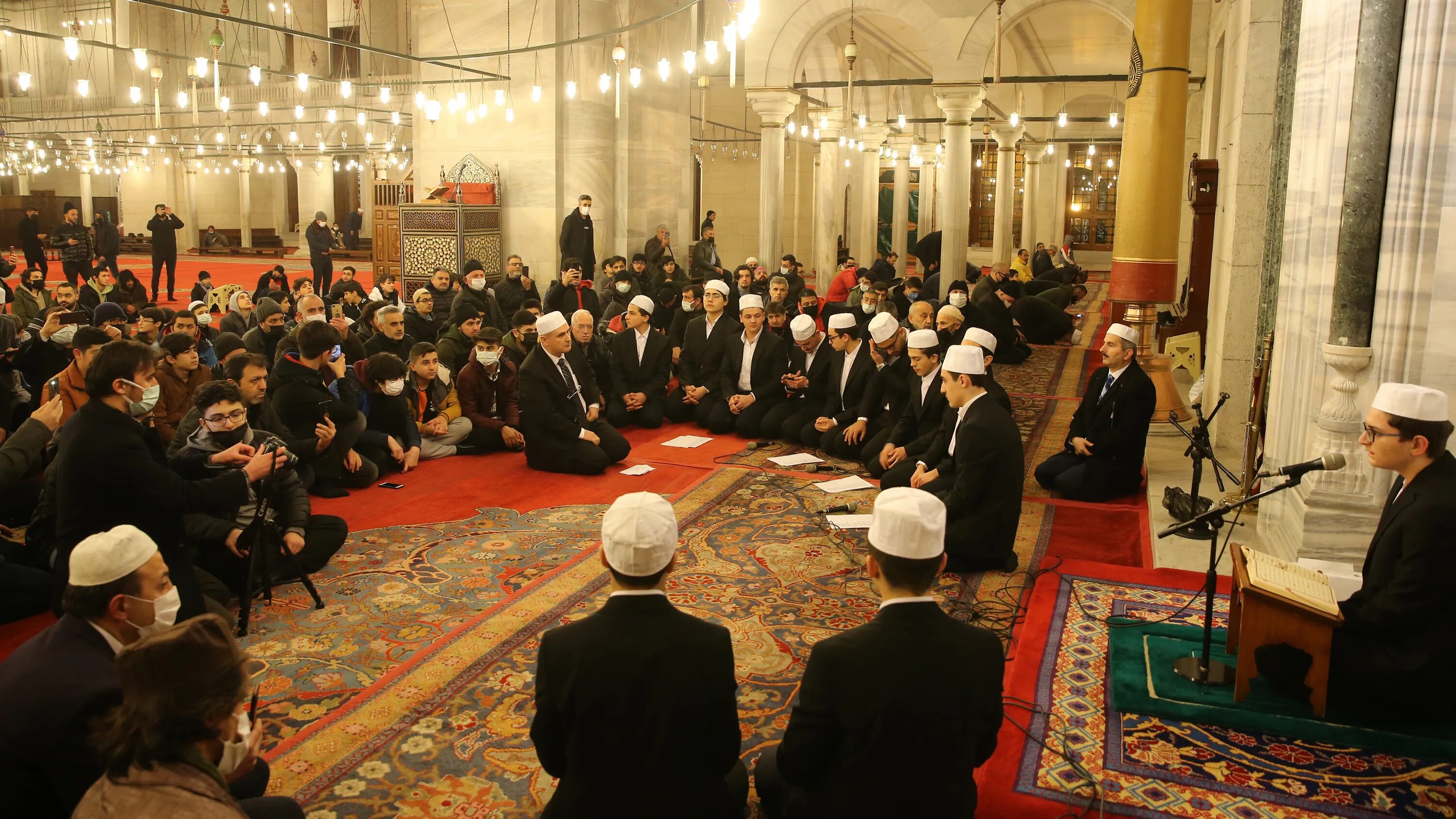 Ночь бараат 2024 какого. Мечеть Фатиха Турция. Мечеть Чамлыджа в Стамбуле. Модель мечети Сулеймание.