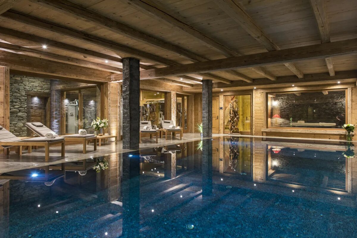 Шале с бассейном. Бассейн шали. Бассейн шали. Баня с бассейном в стиле шале. Бассейн в стиле шале.